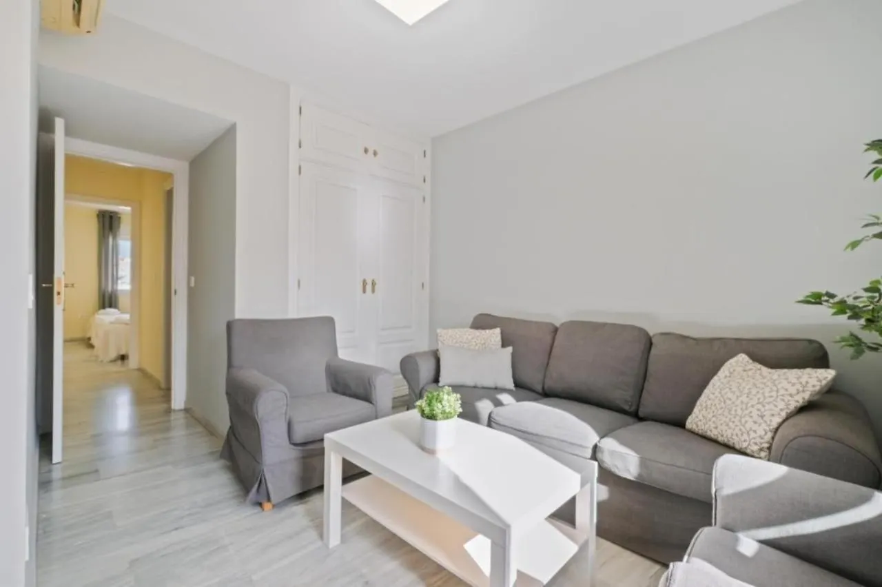 Apartamento En Calle Cuarteles De Dos Habitaciones Málaga España