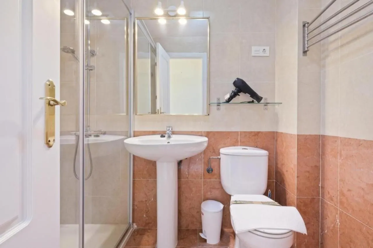 Apartamento En Calle Cuarteles De Dos Habitaciones Málaga
