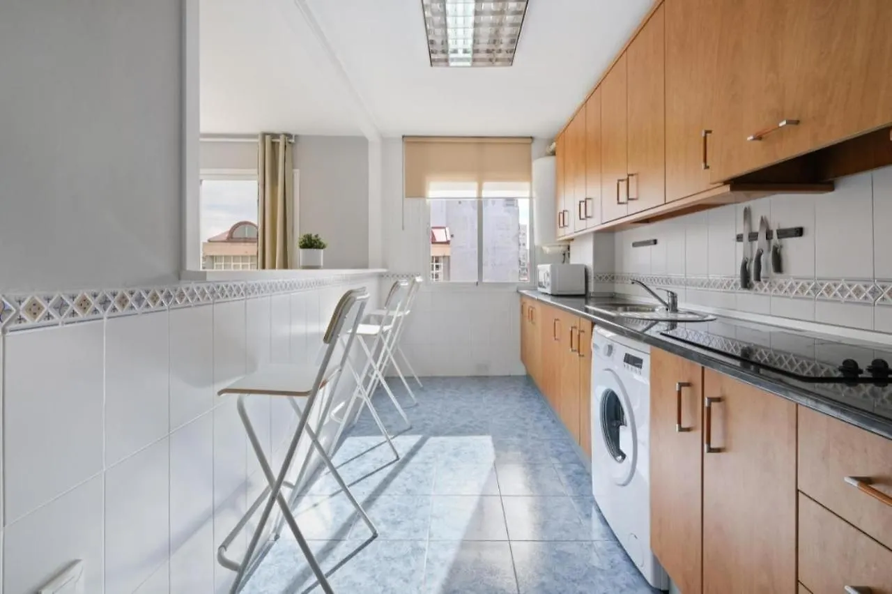 Apartamento En Calle Cuarteles De Dos Habitaciones Málaga