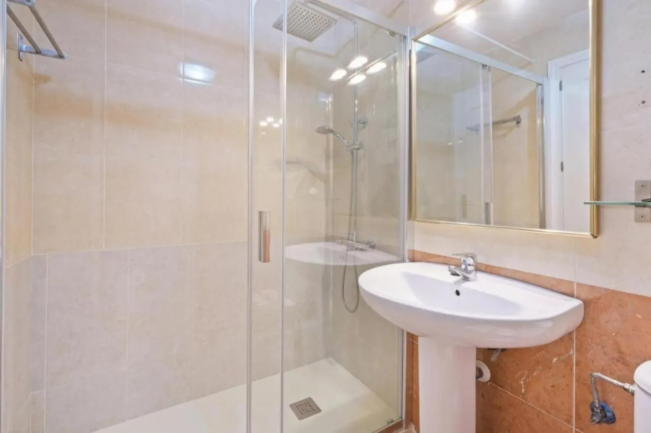 Apartamento En Calle Cuarteles De Dos Habitaciones Málaga Apartment